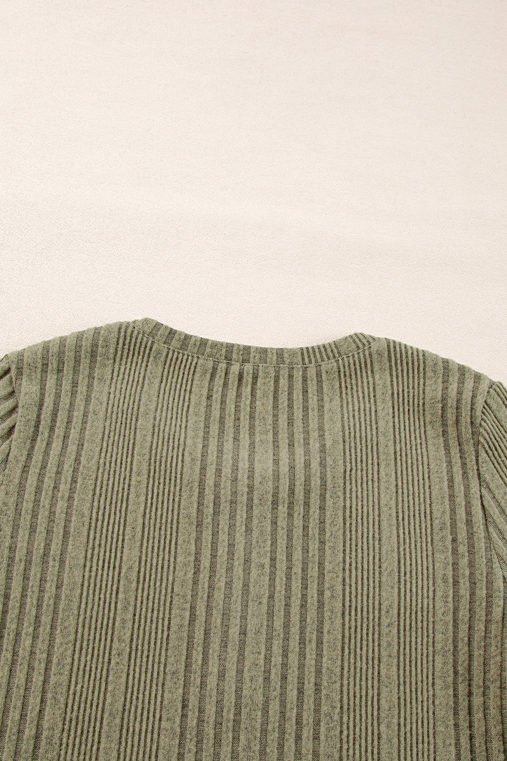 Jungle Green – Slim Fit-Bluse aus Rippstrick mit halber Knopfleiste