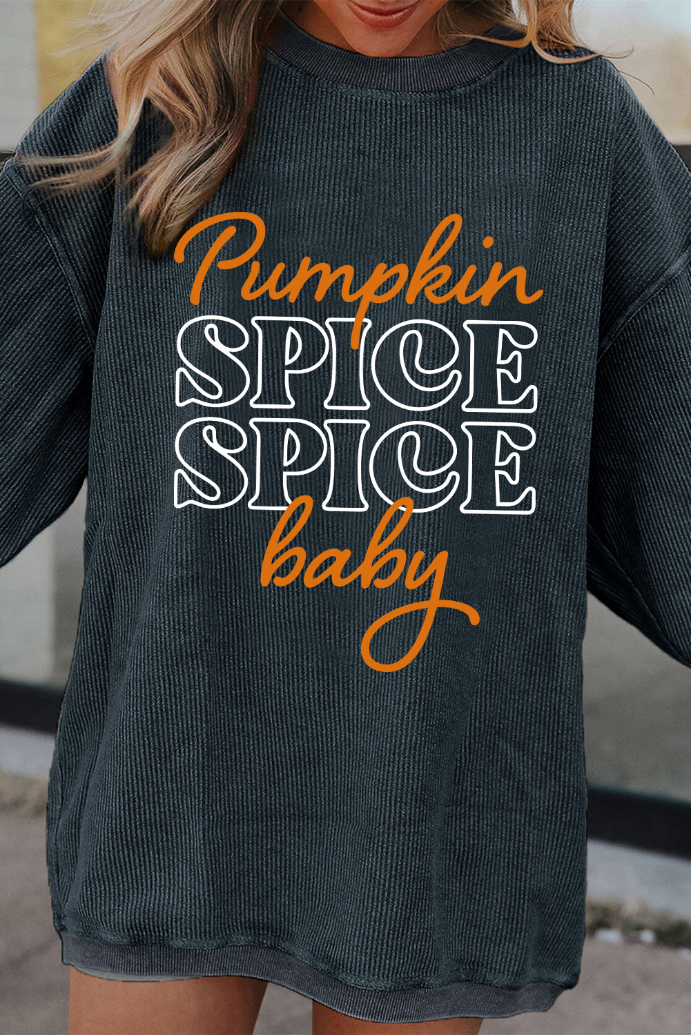 Dunkelgraues Halloween-Sweatshirt mit Kürbisgewürz-Grafik und Struktur