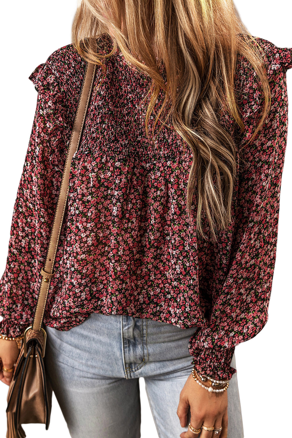 Feurig rote Bluse mit gesmokten Rüschen und Blumenmuster