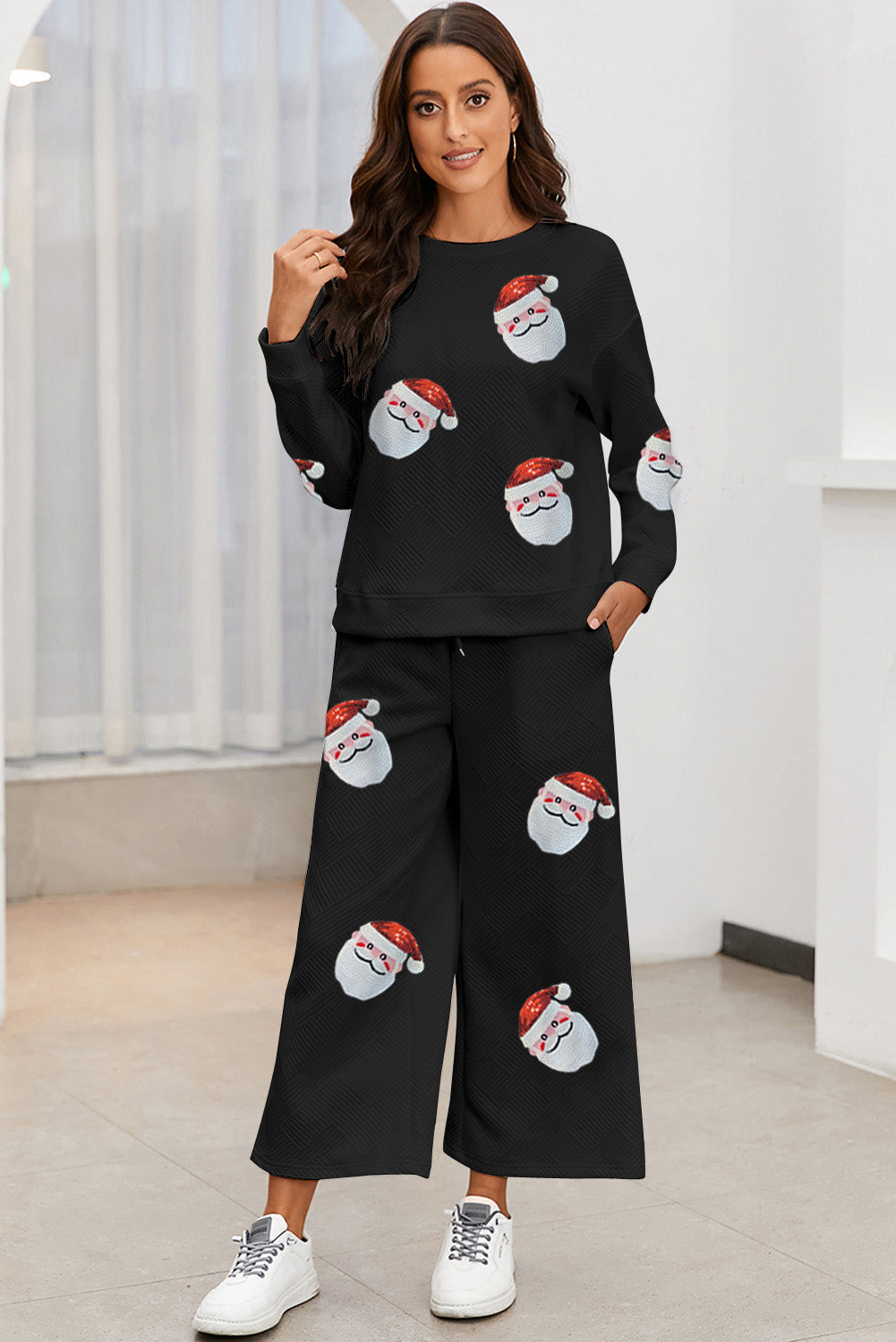 Schwarzes, strukturiertes Hosenset mit Weihnachtsmann-Print und Pailletten
