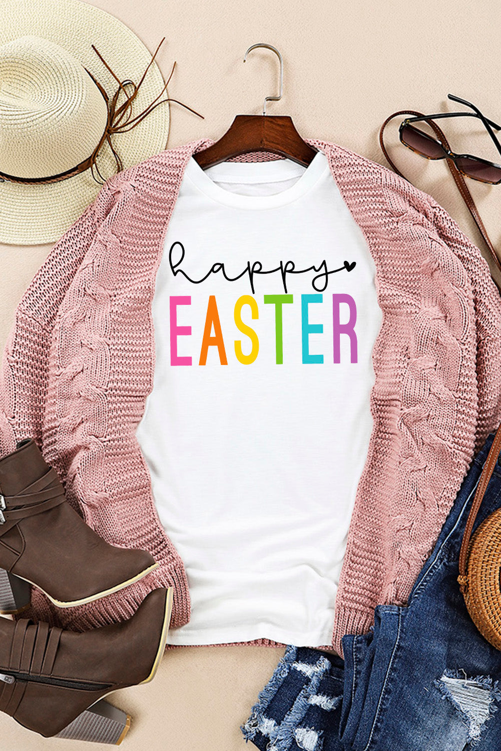 Weißes T-Shirt mit Rundhalsausschnitt und „Frohe Ostern“-Grafik