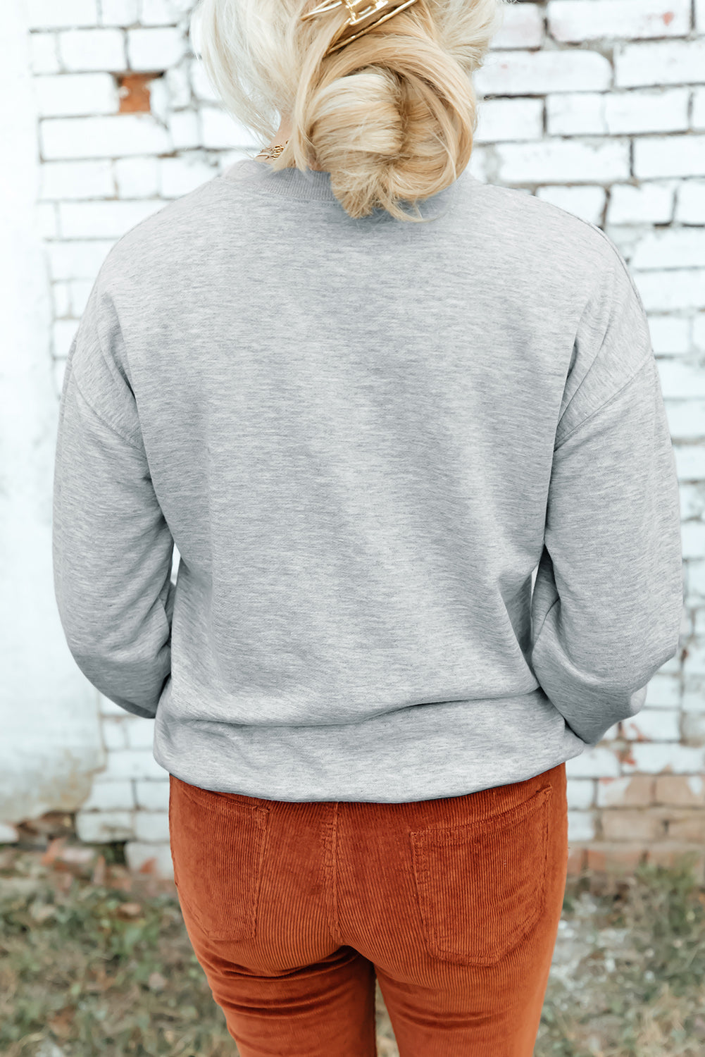 Graues Sweatshirt mit Kleeblatt-Patch und Pailletten, St. Patrick's Day