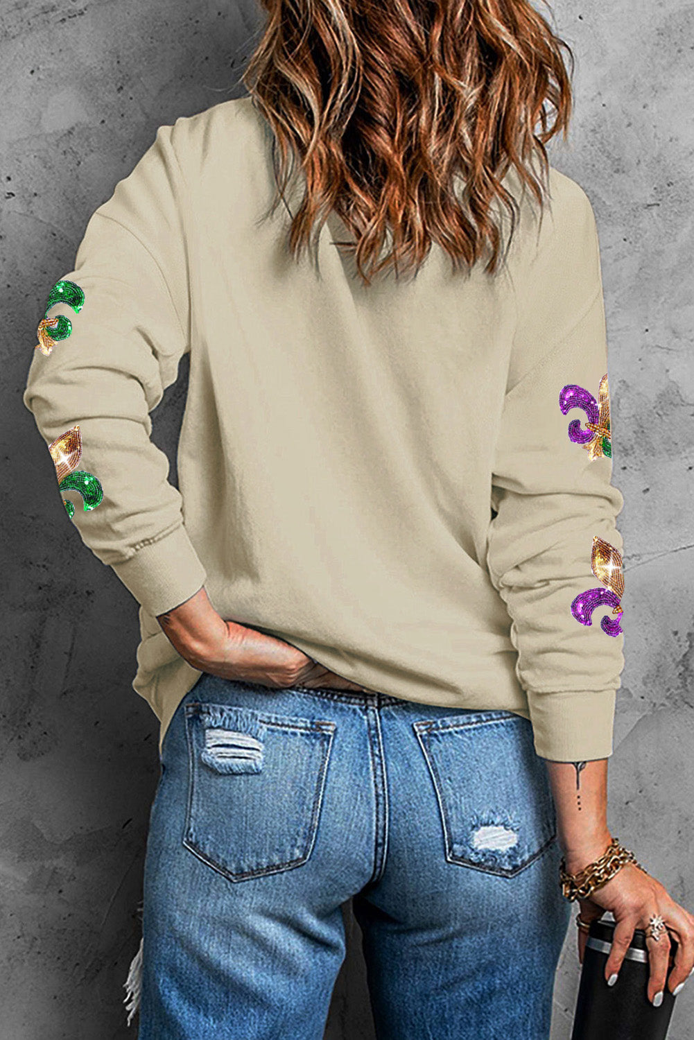 Khakifarbenes Pullover-Sweatshirt mit Mardi Gras-Grafik und Pailletten