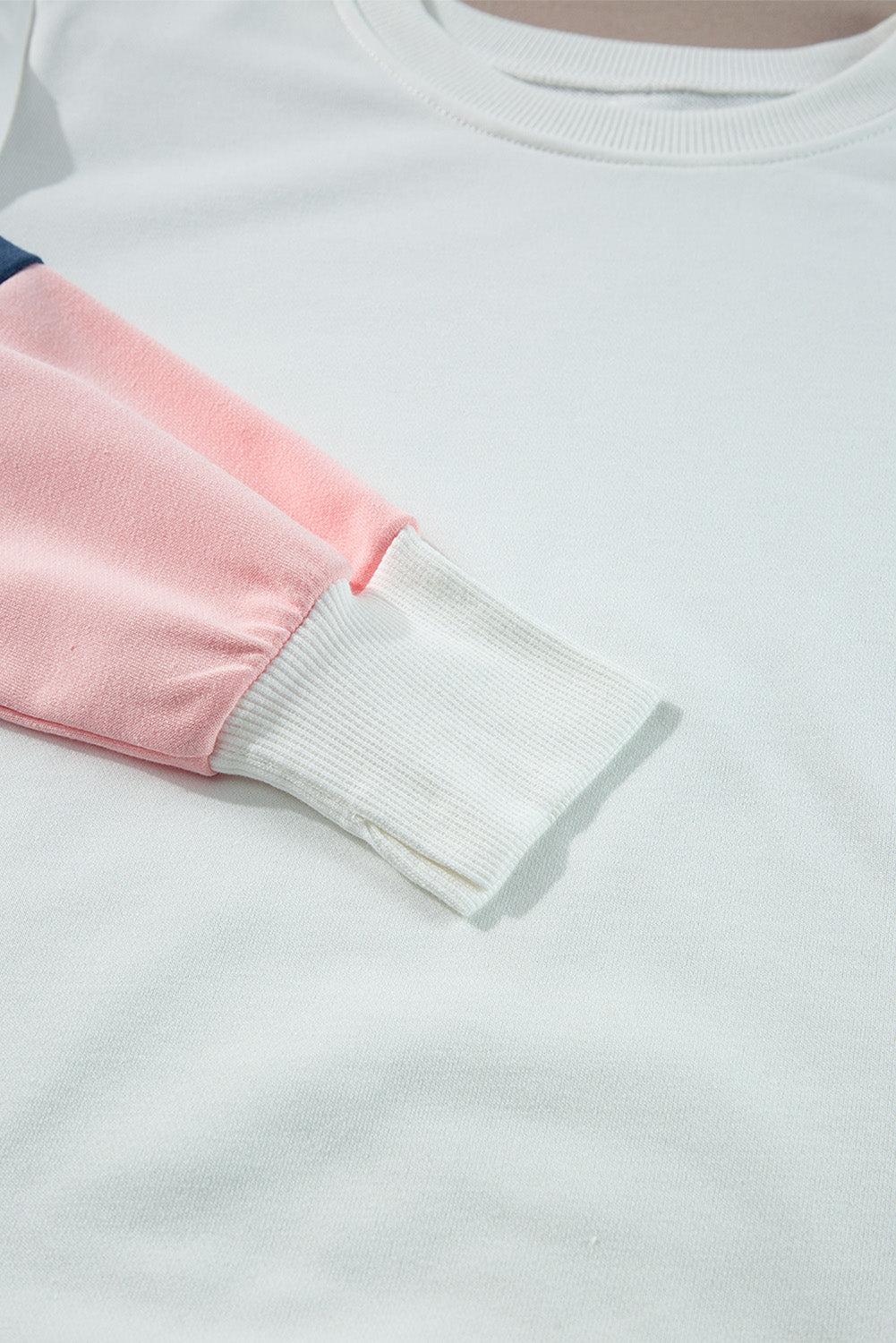 Weißes Langarm-Oberteil aus French Terry mit Farbblockdesign