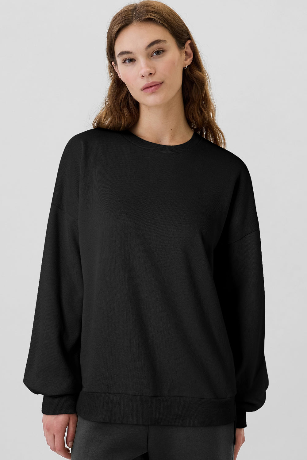 Schwarzes, einfarbiges Sweatshirt mit Fleecefutter und überschnittener Schulterpartie und hohem Bund