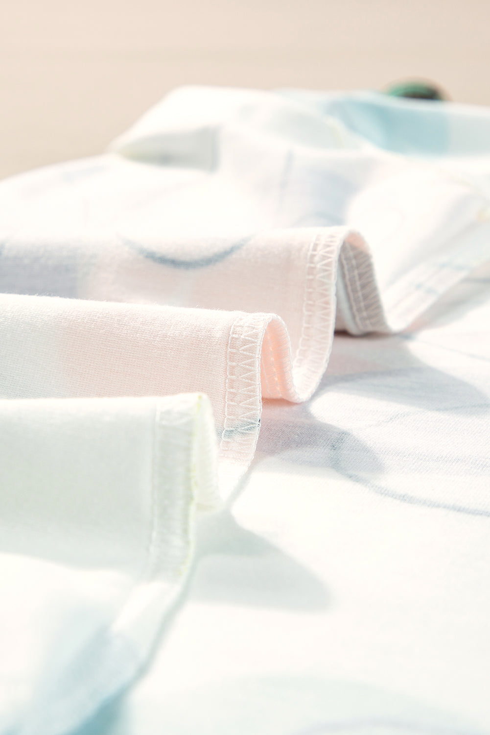 Beiges Tanktop mit süßem Blumenmuster