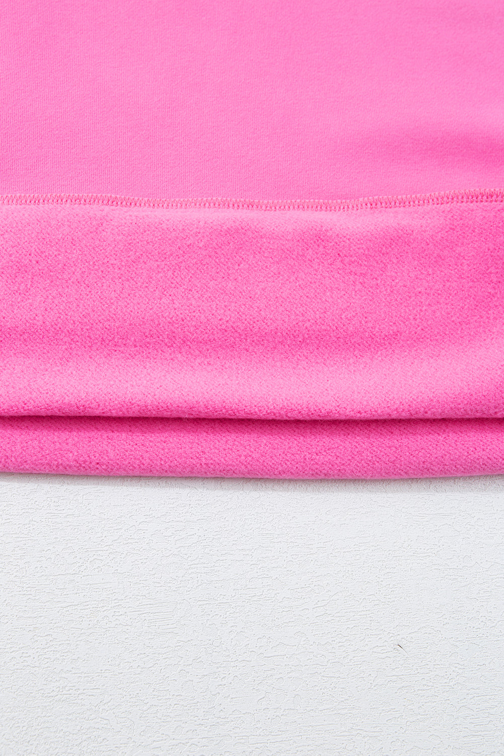 Bonbon – Einfarbiges Sweatshirt mit Fleecefutter und überschnittener Schulterpartie und hohem Bund