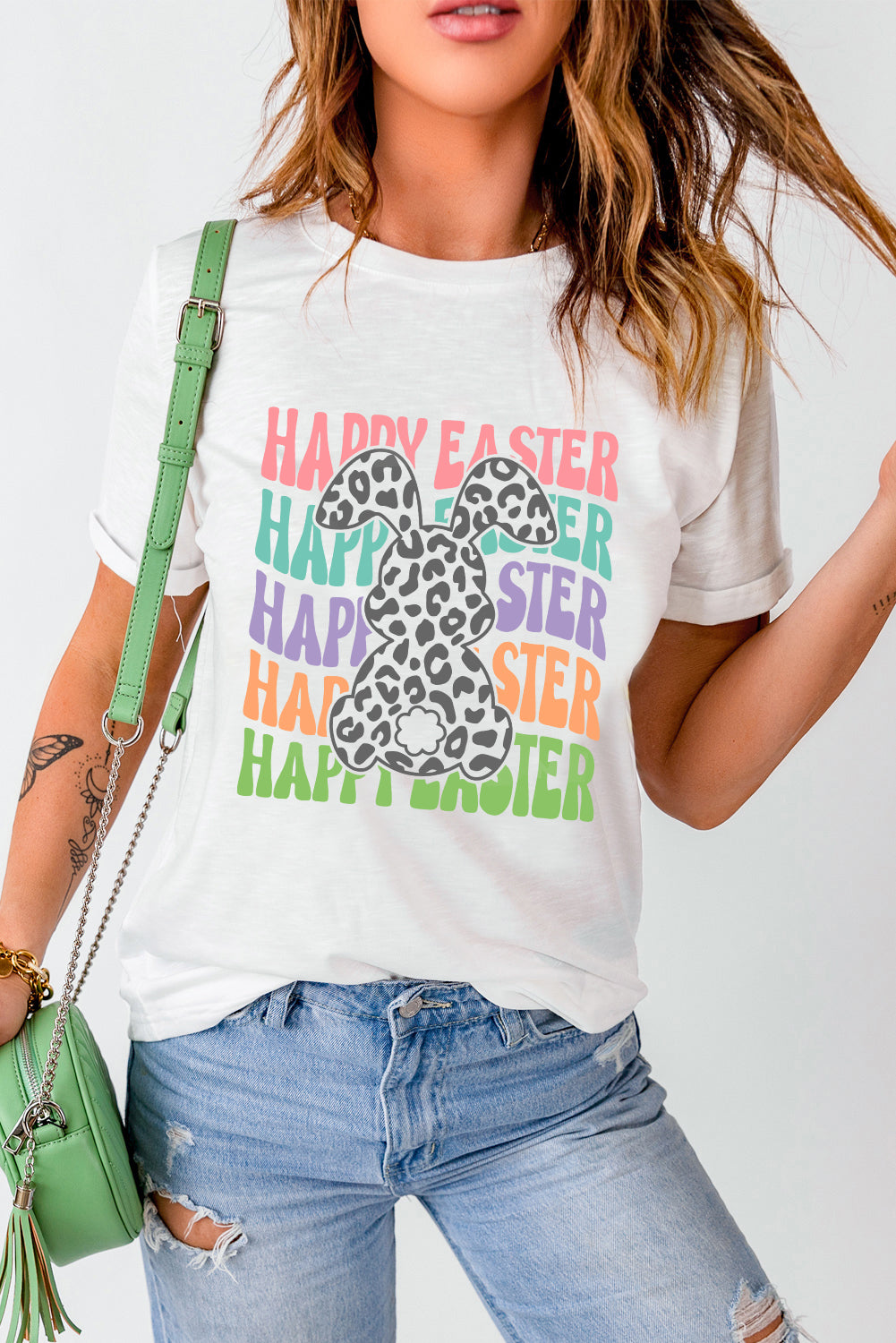 Weißes T-Shirt mit Rundhalsausschnitt und „Happy Easter“-Kaninchen-Print