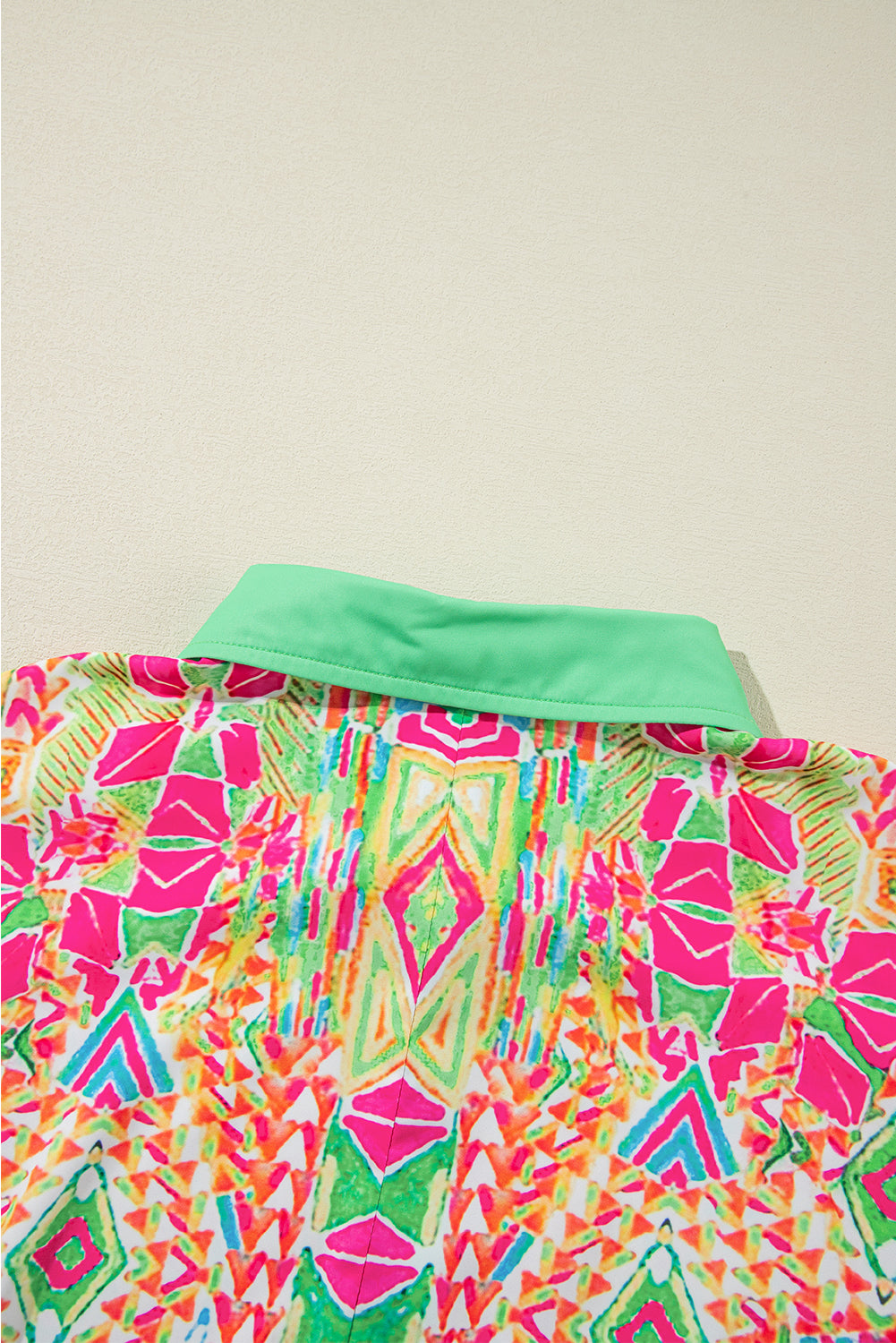 Oranges Hemdkleid mit geometrischem Print und kontrastierenden Ärmeln