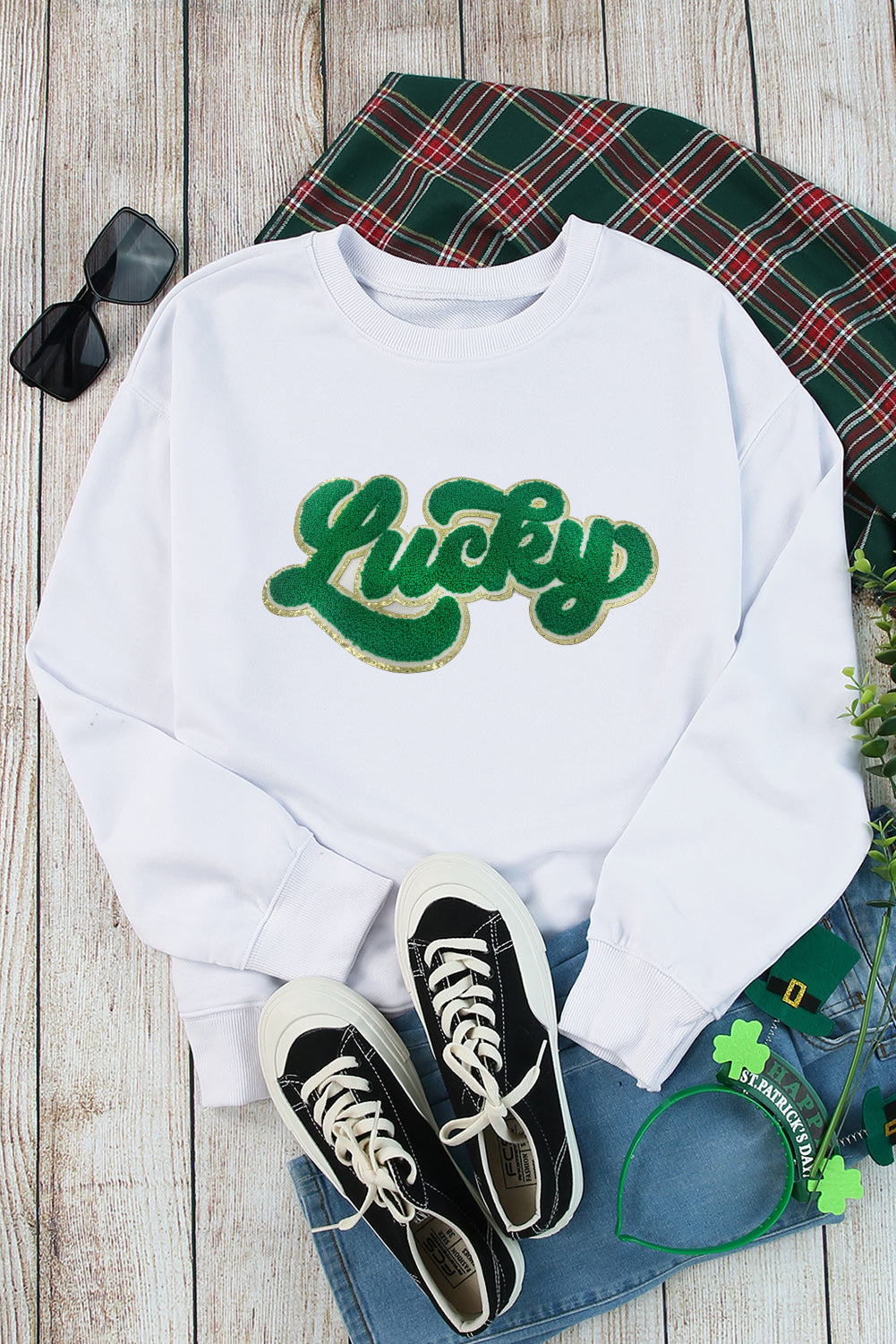 Weißes Chenille-Sweatshirt mit glänzendem Besatz und Glücksmuster