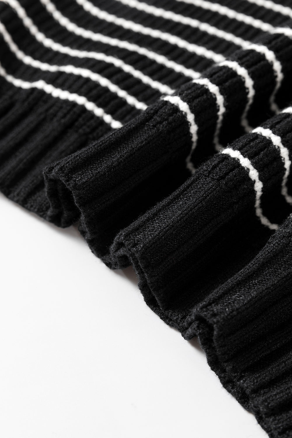 Schwarzes, gestreiftes Umlege-Tanktop mit V-Ausschnitt