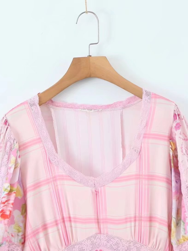 Neues Langarmkleid mit Farbblock-Spitzennähten