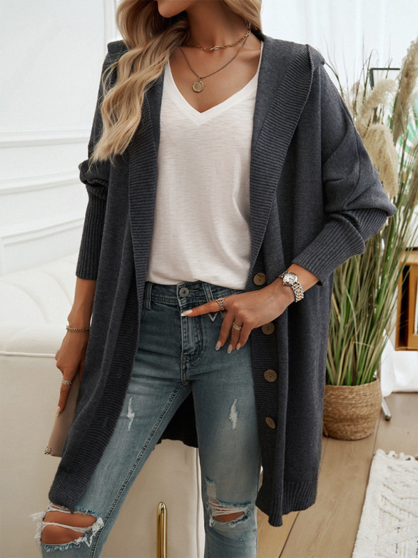 Lässige, lockere Strickjacke mit Knopfleiste und Kapuze