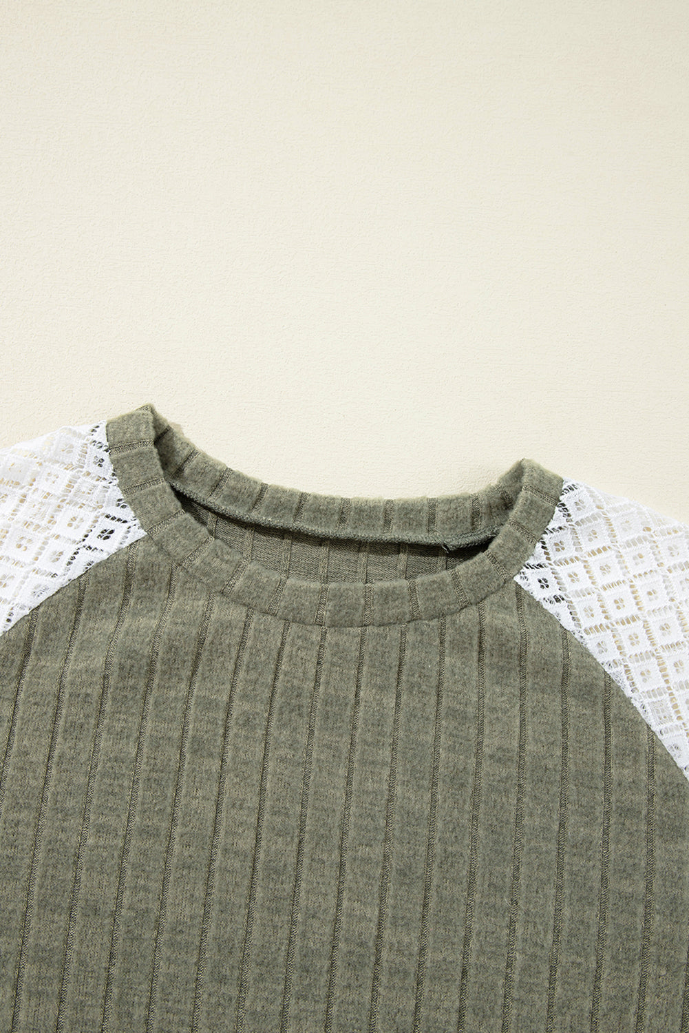 Laurel Green – Langärmlige, gerippte Bluse mit Blumen-Patchwork