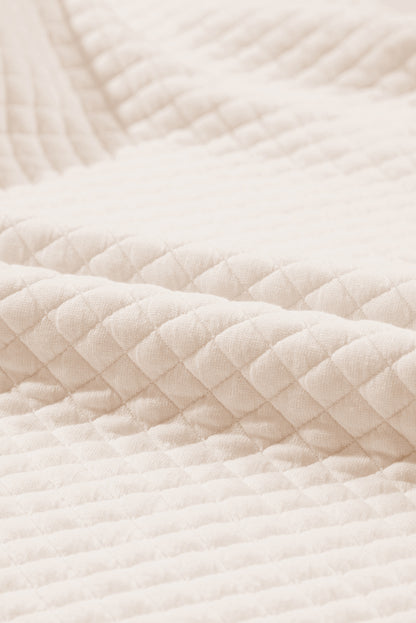 Aprikosenfarbenes Stepp-Sweatshirt mit hohem Kragen und Kängurutasche