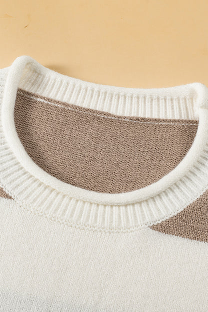 Khakifarbenes, gestreiftes, leicht gestricktes Oberteil mit kurzen Ärmeln