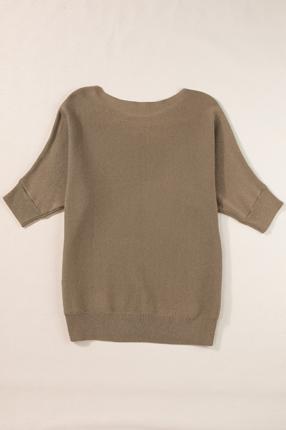 Kaffeefarbenes, geripptes Strickoberteil mit Rundhalsausschnitt und halblangen Ärmeln