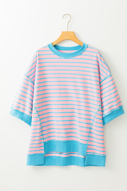 Rosa gestreiftes Oversize-T-Shirt mit Kontrastbesatz und sichtbaren Nähten, High Low