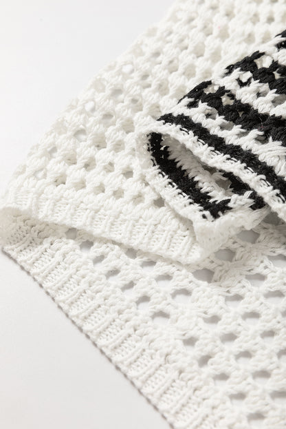 Weißer gestreifter Pullover mit durchbrochenem Strickmuster und Puffärmeln