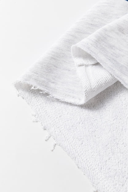Segelblaues Sweatshirt mit Farbblock-Streifen und Patchwork-Rohnähten