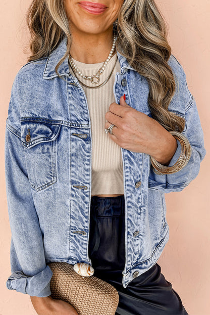 Beau Blue – Jeansjacke mit verwaschenen Pattentaschen im Vintage-Stil