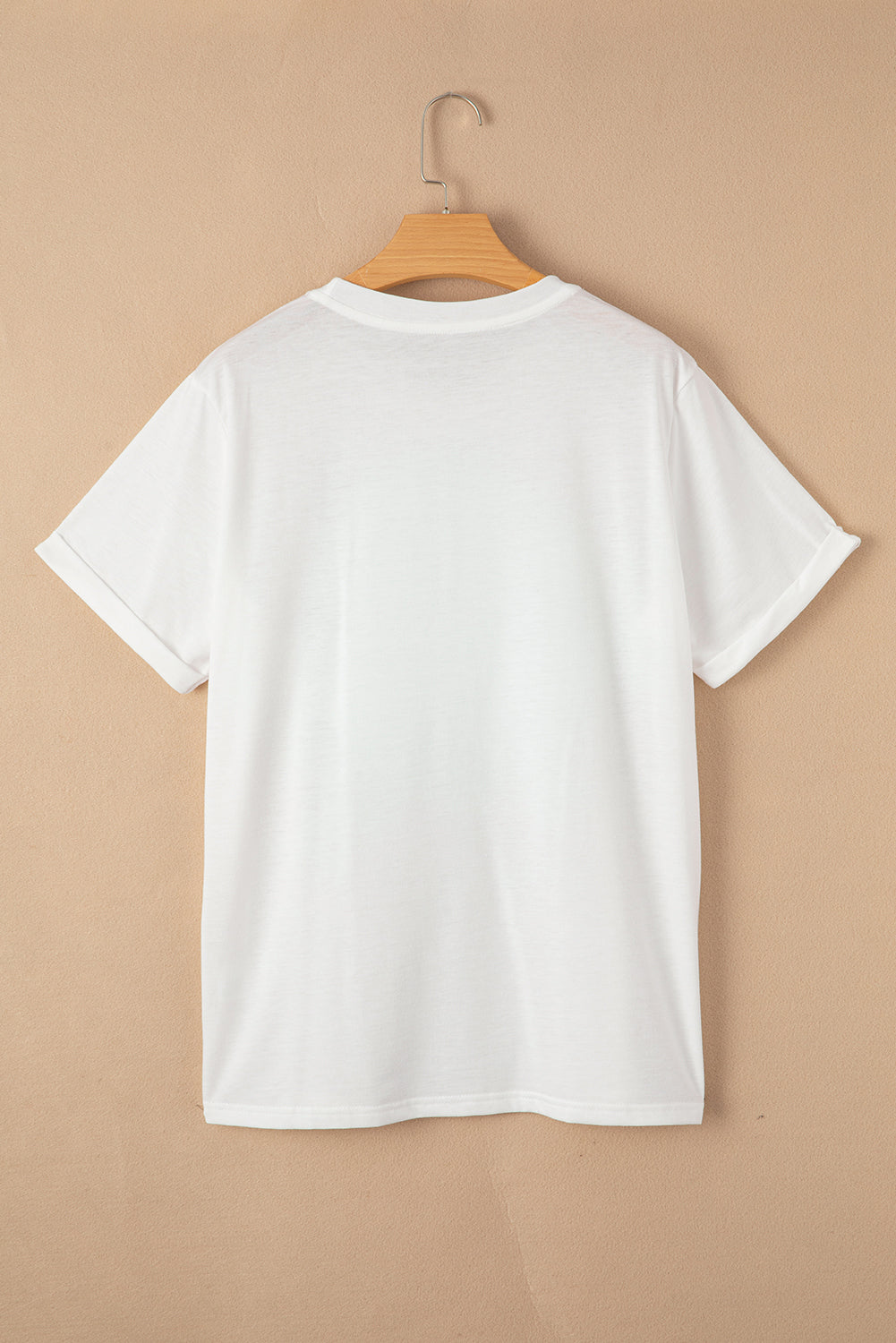 Weißes T-Shirt mit Leopardenmuster und Schleife zum Muttertag
