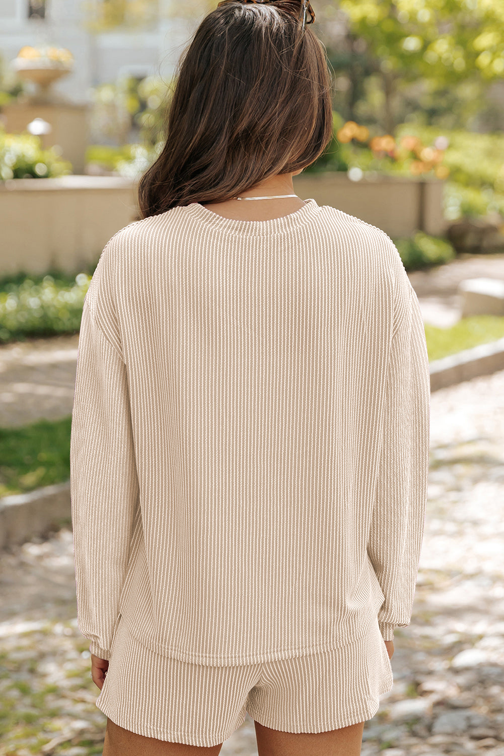 Parchment – Set aus langärmligem Strickoberteil und Shorts mit hoher Taille
