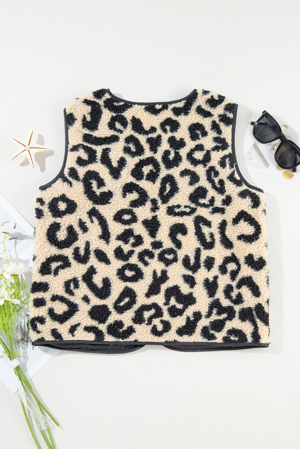 Schwarzer Sherpa-Westenmantel mit Leopardenmuster