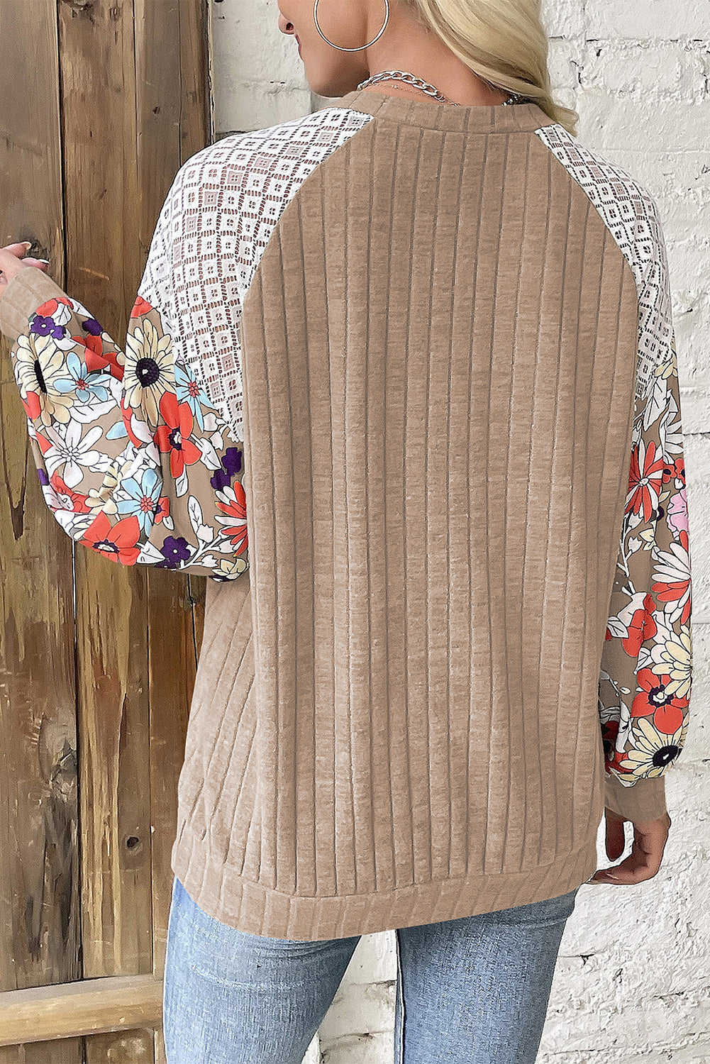 Langärmlige gerippte Bluse mit Patchwork-Muster und Blumenmuster