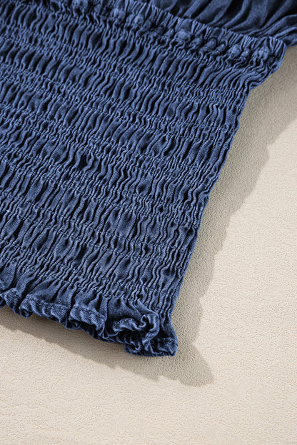 Dunkelblaue Jeansbluse mit gesmokten Rüschen und Puffärmeln sowie V-Ausschnitt