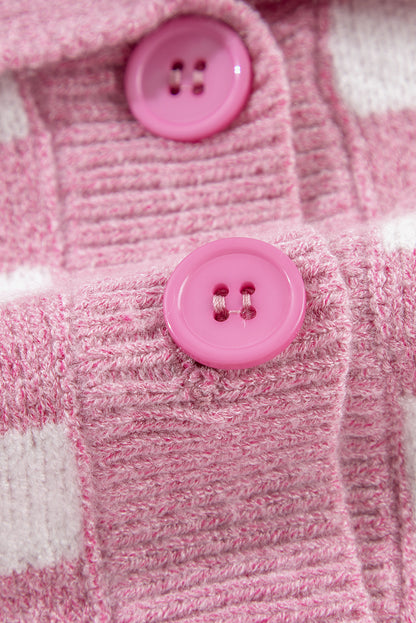 Rosa karierter Pullover mit Knöpfen, Kragen, V-Ausschnitt und überschnittenen Schultern