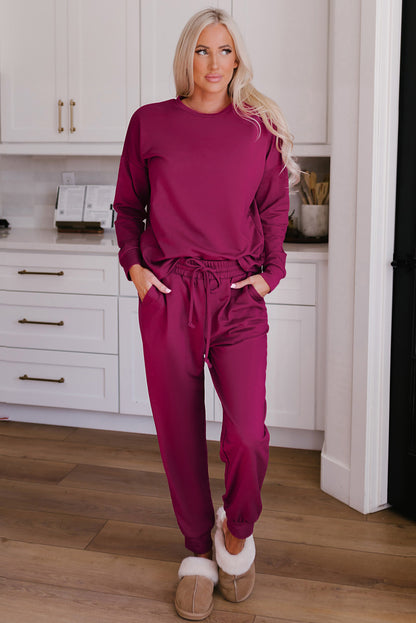 Lounge-Set aus langärmligem Pullover und Jogginghose