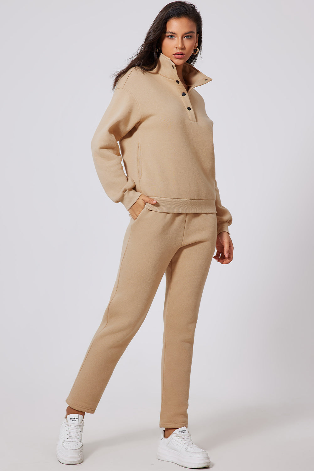 Parchment Solid Set aus Sweatshirt mit halben Knöpfen und Jogginghose mit hoher Taille
