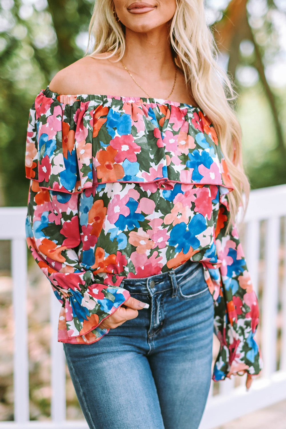 Schulterfreie Bluse mit Blumenmuster und Rüschen