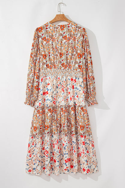 Khakifarbenes Maxikleid mit Blumenmuster und Rüschen in Übergröße