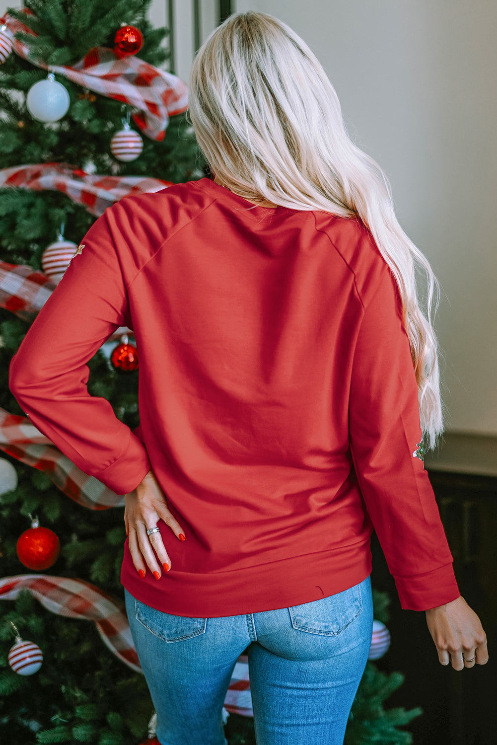 Feurig-rotes Pailletten-Sweatshirt mit Weihnachtsbaum und Raglanärmeln