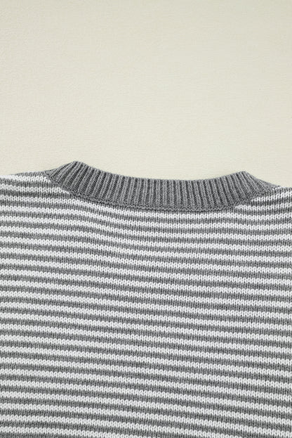 Grau gestreifter Pullover mit geometrisch strukturierter, überschnittener Schulter
