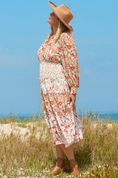 Khakifarbenes Maxikleid mit Blumenmuster und Rüschen in Übergröße