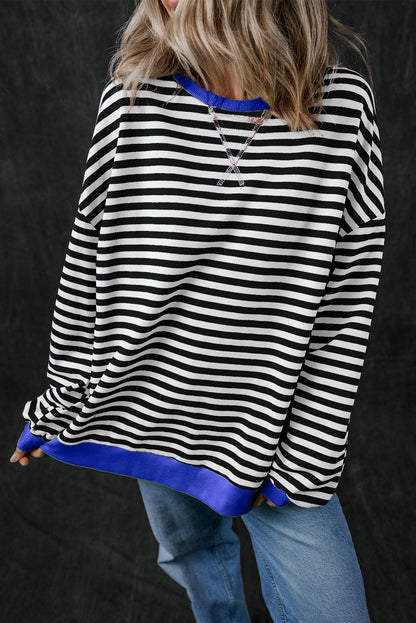 Oversize-Pullover mit Kontrastbesatz und schwarzen Streifen