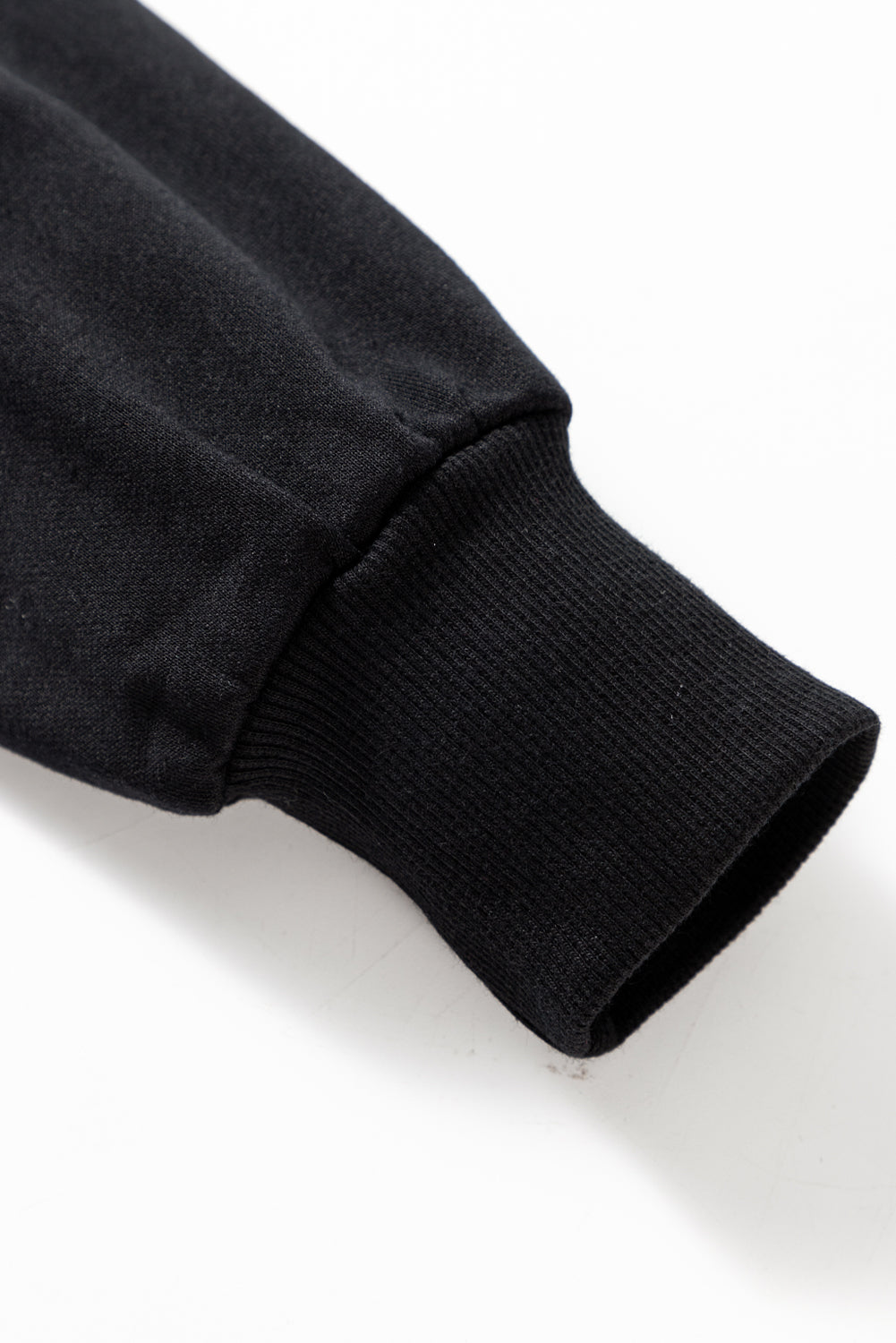 Schwarzes Lametta-Sweatshirt mit Game Day-Grafik und überschnittener Schulter