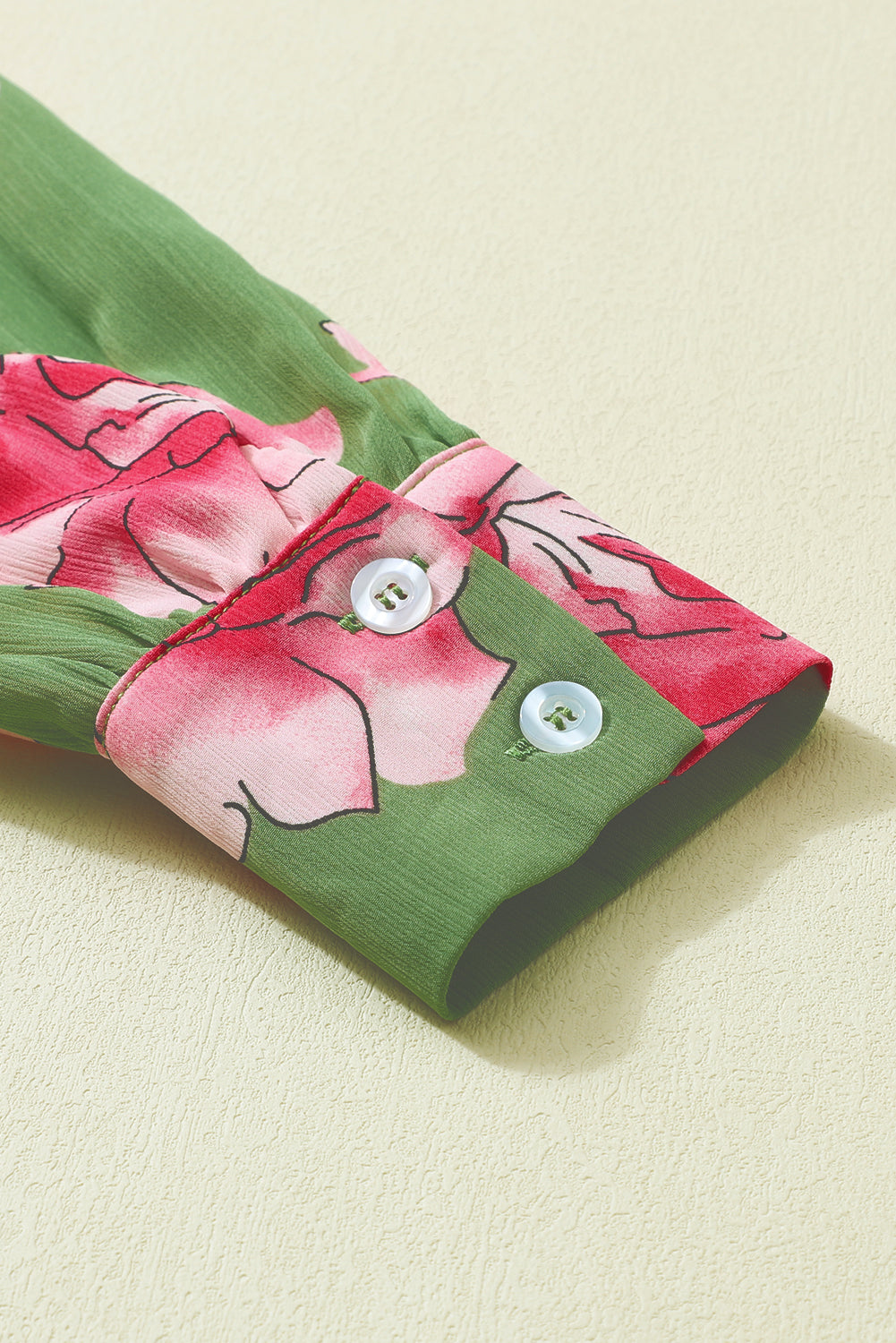 Grünes Hemd mit Puffärmeln und Blumenmuster