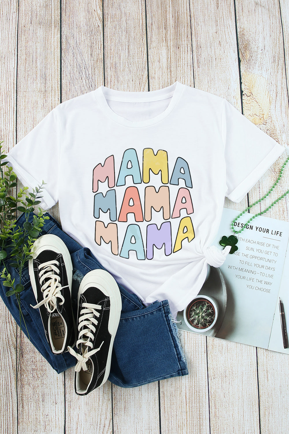 Weißes, lässiges T-Shirt mit Rundhalsausschnitt und MAMA-Slogan-Print