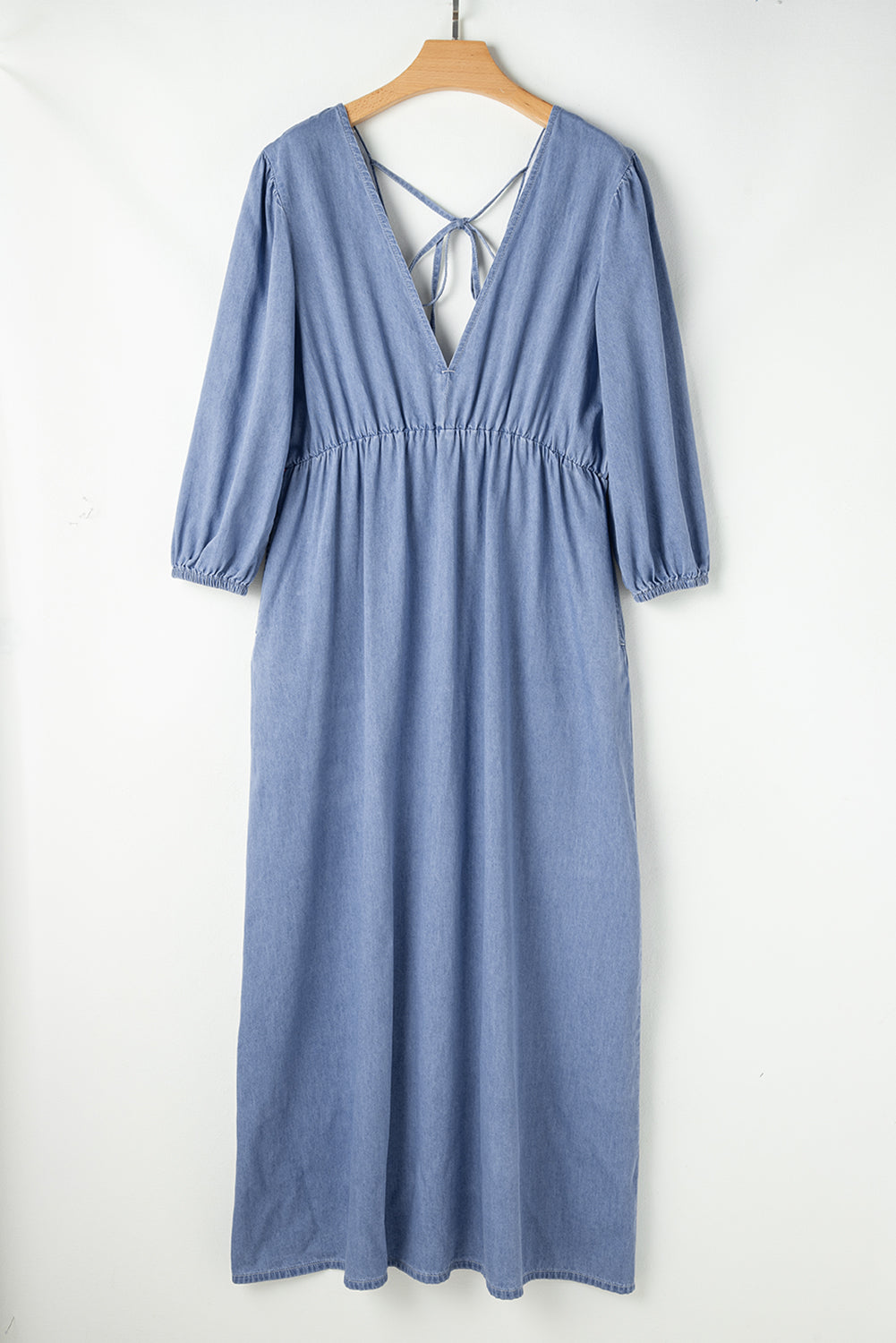 Myosotis Chambray Maxikleid mit tiefem V-Ausschnitt und Armbandärmeln