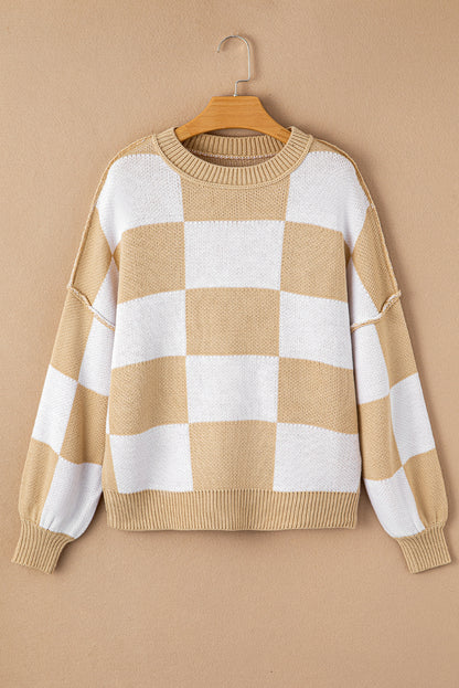 Khakifarbener Pullover mit karierten Bischofsärmeln