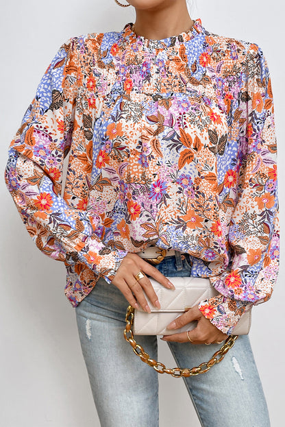 Mehrfarbige Bluse mit Blumenmuster, Bischofsärmeln und Rüschen am Rundhalsausschnitt