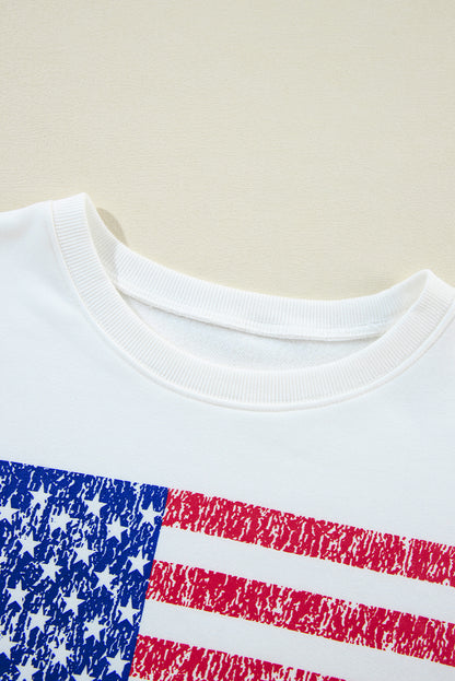 Weißes, lockeres Sweatshirt mit überschnittener Schulter und amerikanischer Flagge