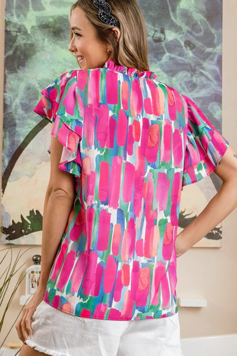 Bluse mit V-Ausschnitt und abstraktem Pinseldruck und Rüschenärmeln