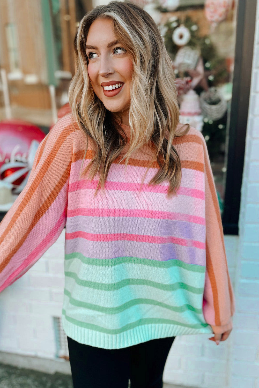 Mehrfarbiger, lässiger Pullover mit Farbverlauf und geripptem Rand