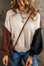 Kaffeefarbener Pullover mit geripptem Saum und Bischofsärmeln in Colorblock-Optik