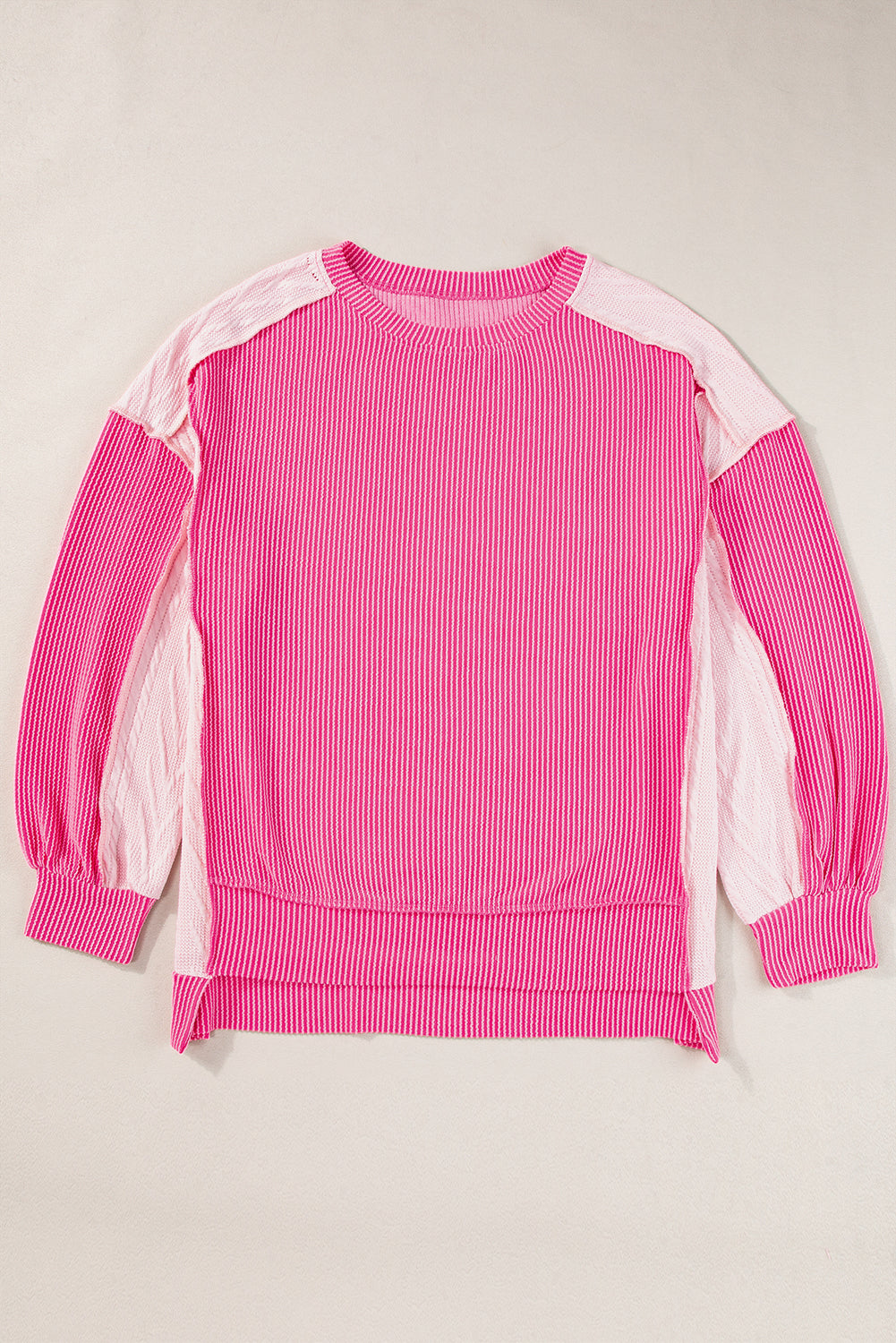 Bonbon – Sweatshirt mit Zopfmuster und sichtbaren Nähten in Colorblock-Optik